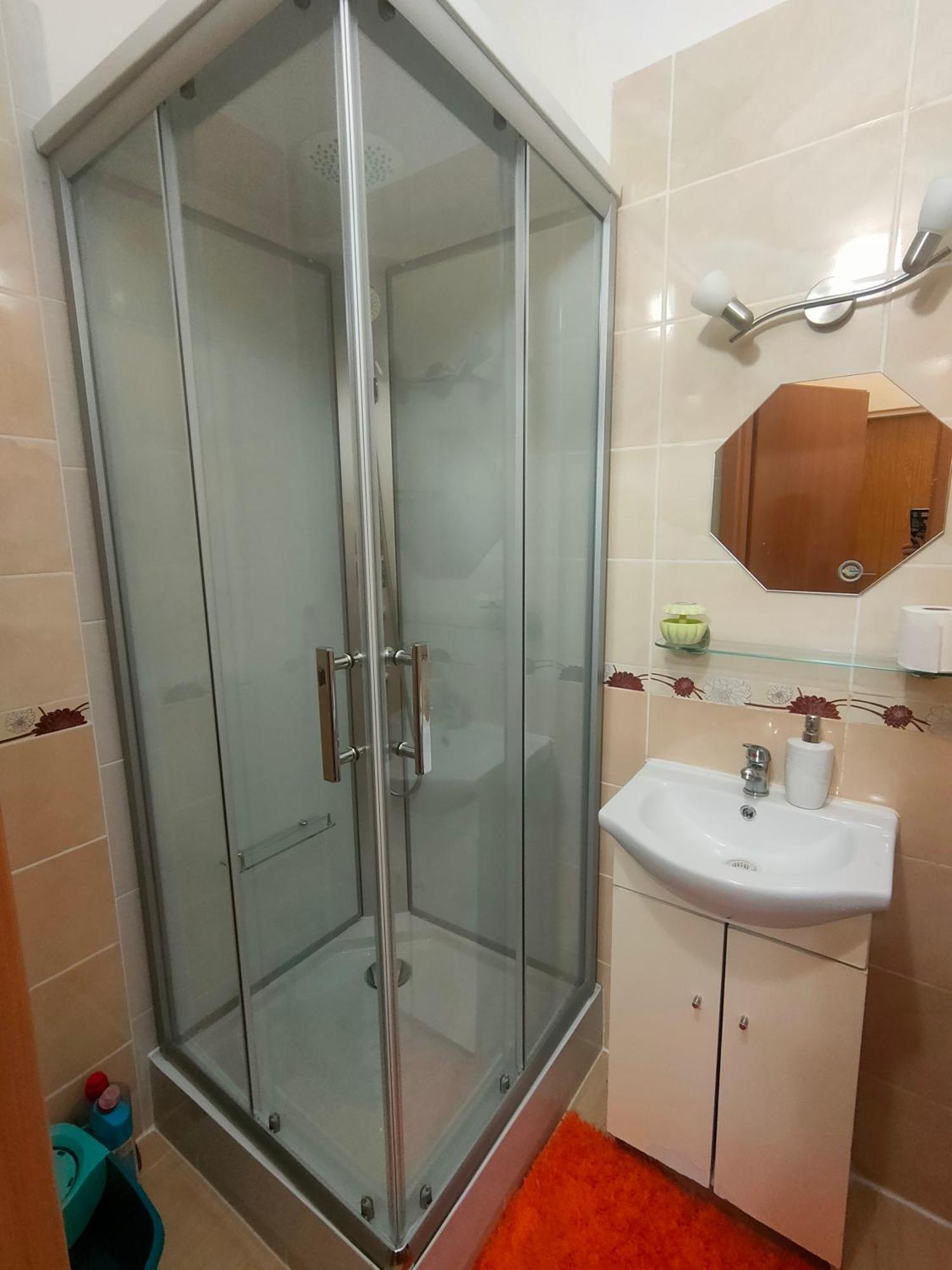 Family Apartment Kv كارلوفي فاري المظهر الخارجي الصورة