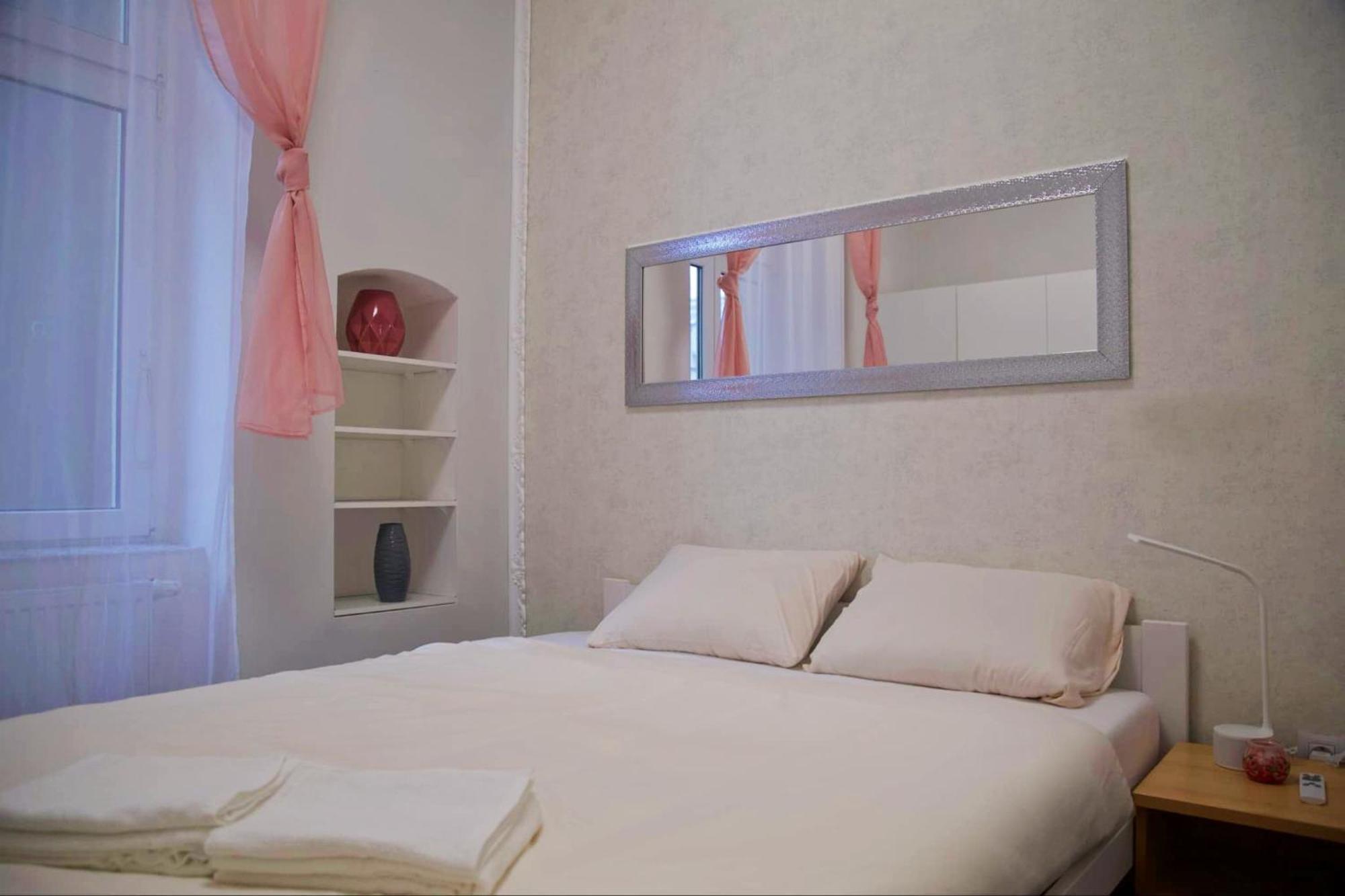 Family Apartment Kv كارلوفي فاري المظهر الخارجي الصورة